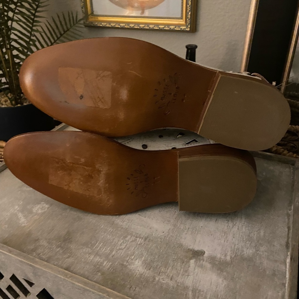 Musse & Cloud Cream Cutout Ankle Booties - Picture 5 of 6